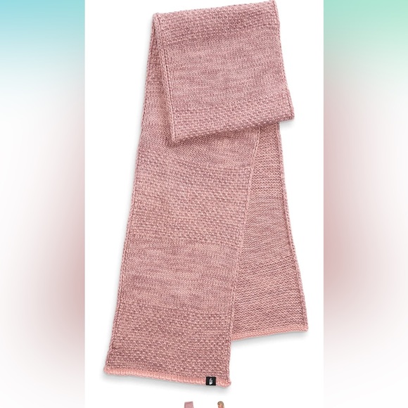 The North Face Women's Purrl Stitch Scarfpink Barbie vibe - Picture 2 of 4